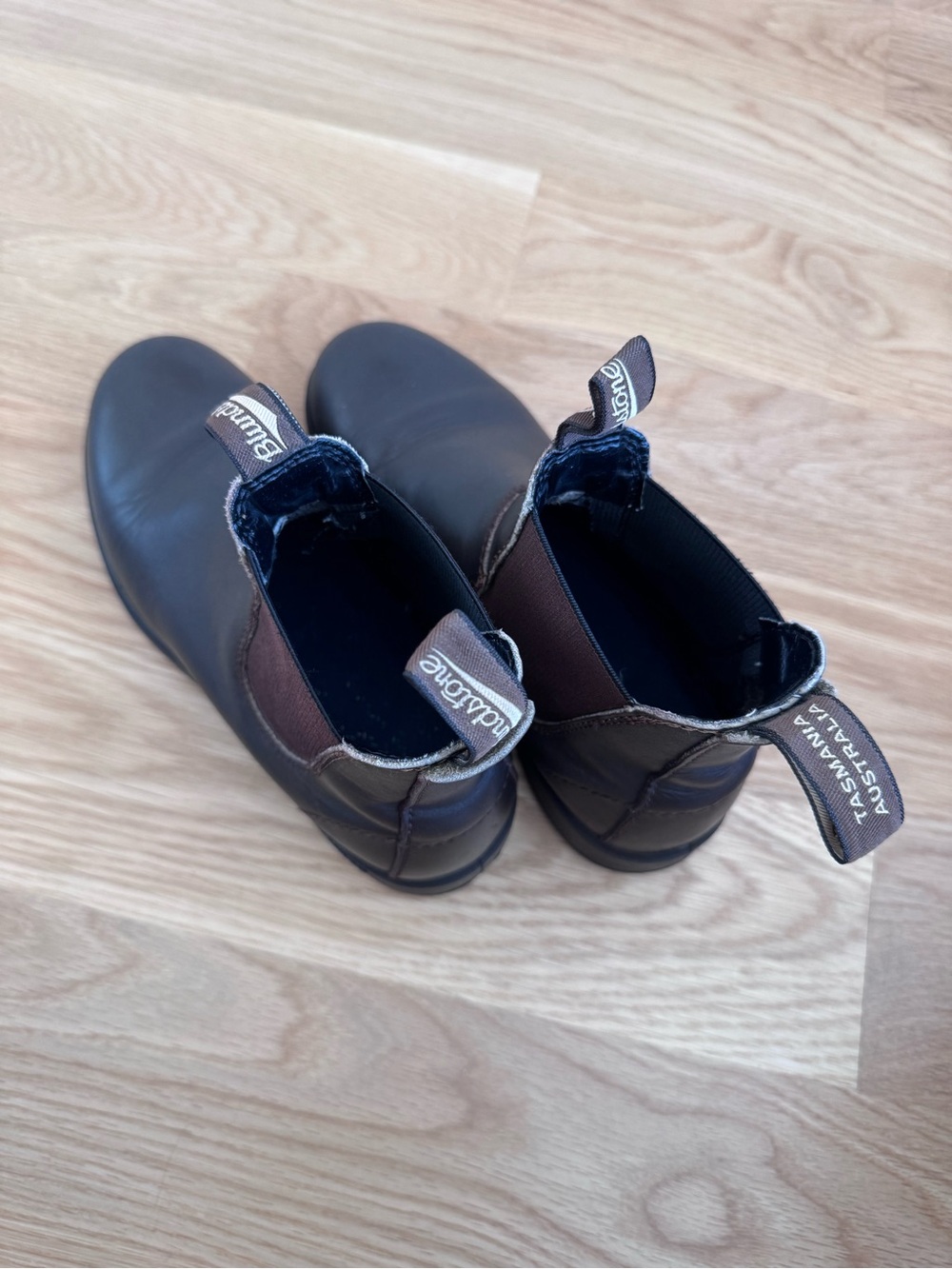 Blundstone 500 Classic Pull-On Boot - Dark Brown unisex (women’s 9) - Picture 11 of 12